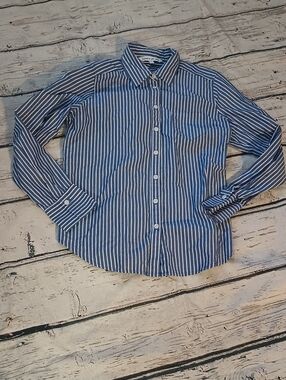 Elizabeth and James Blue White Stripe Button Back Long Slv Cotton Button Up XS